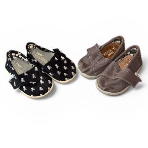 Toms bundle 2 pair infant baby unisex slip on canvas pirate shoes